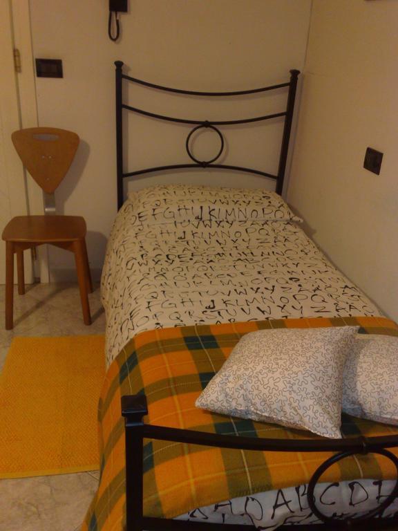 B&B Casa Di Claudia Bellaria-Igea Marina Camera foto